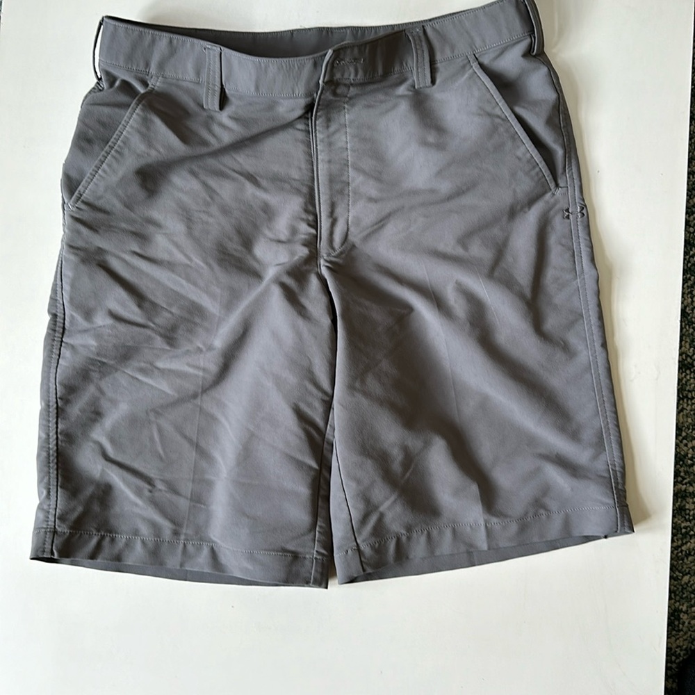 UA men’s golf shorts